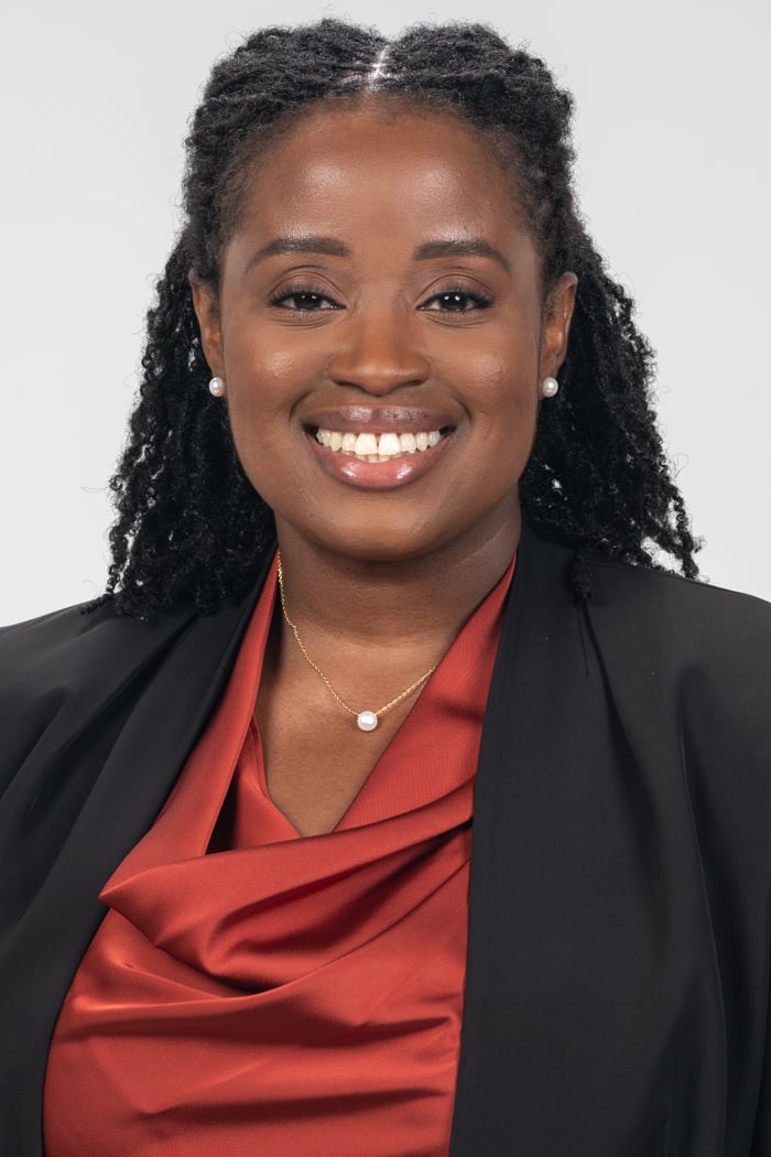 Photo of Lynn Benson
