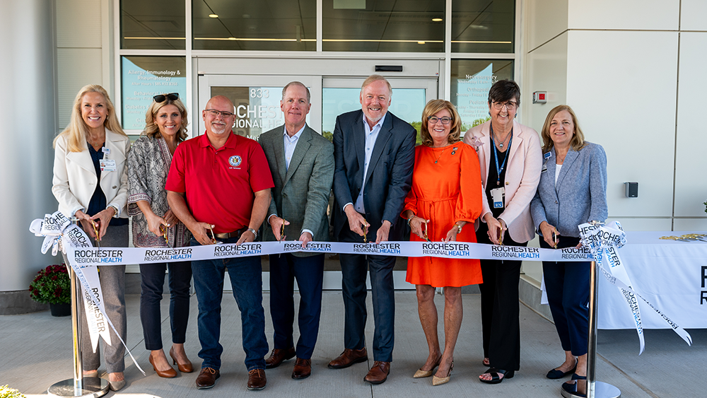 Geneva ribbon cutting