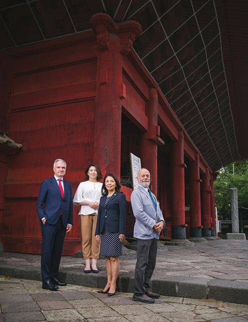 Tokyo club members standing at Zōjō-ji, a historic Buddhist temple in Tokyo.