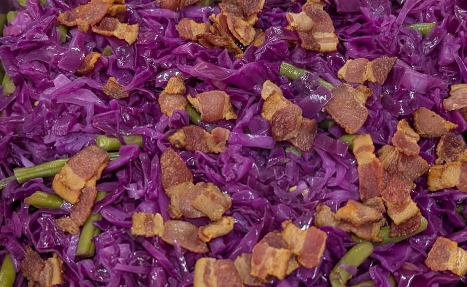 In an attention-grabbing effort to introduce new members to Rotary’s polio push, the Rotary Club of Southampton, Ontario, scheduled a dinner packed with purple.