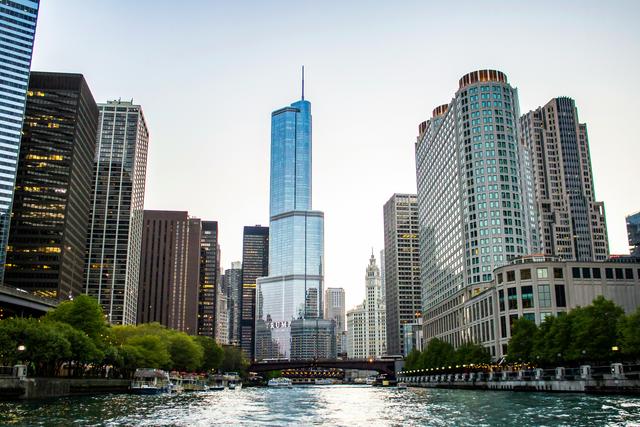 usa-chicago-ord-city-canal-sas