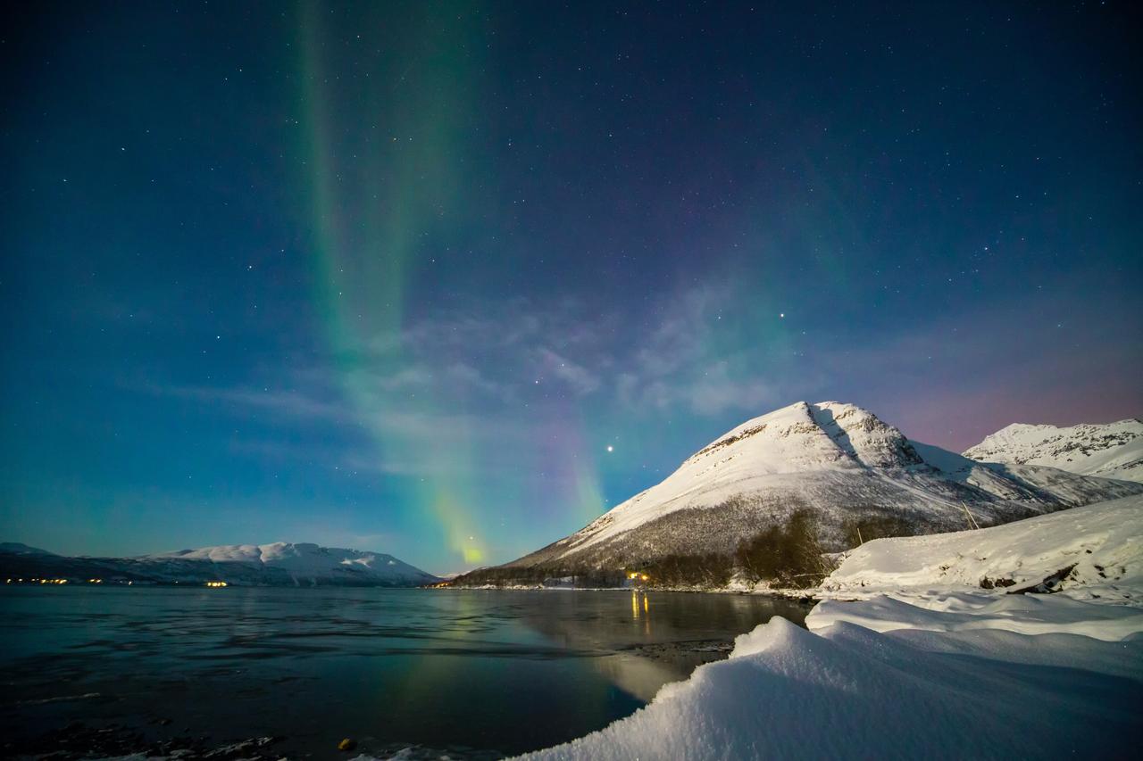 norway-tromso-tos-aurora-northern-lights-winter