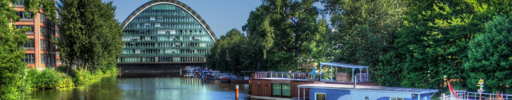 AdobeStock_219713370 View to Berliner Bogen in summer 2000x390