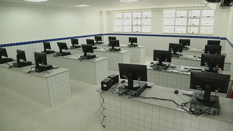 Computer labs support STEM education at Escola Johnson