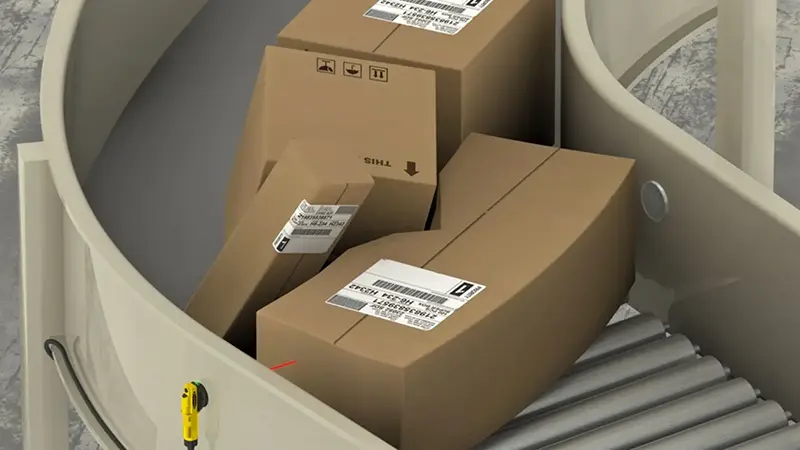 Packaging on conveyor 
