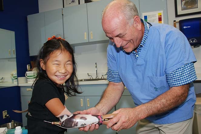 Prosthetist working with Momo