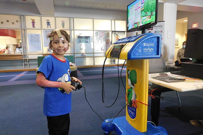 Snyders playing video games