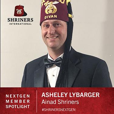 Asheley Lybarger en la cabeza