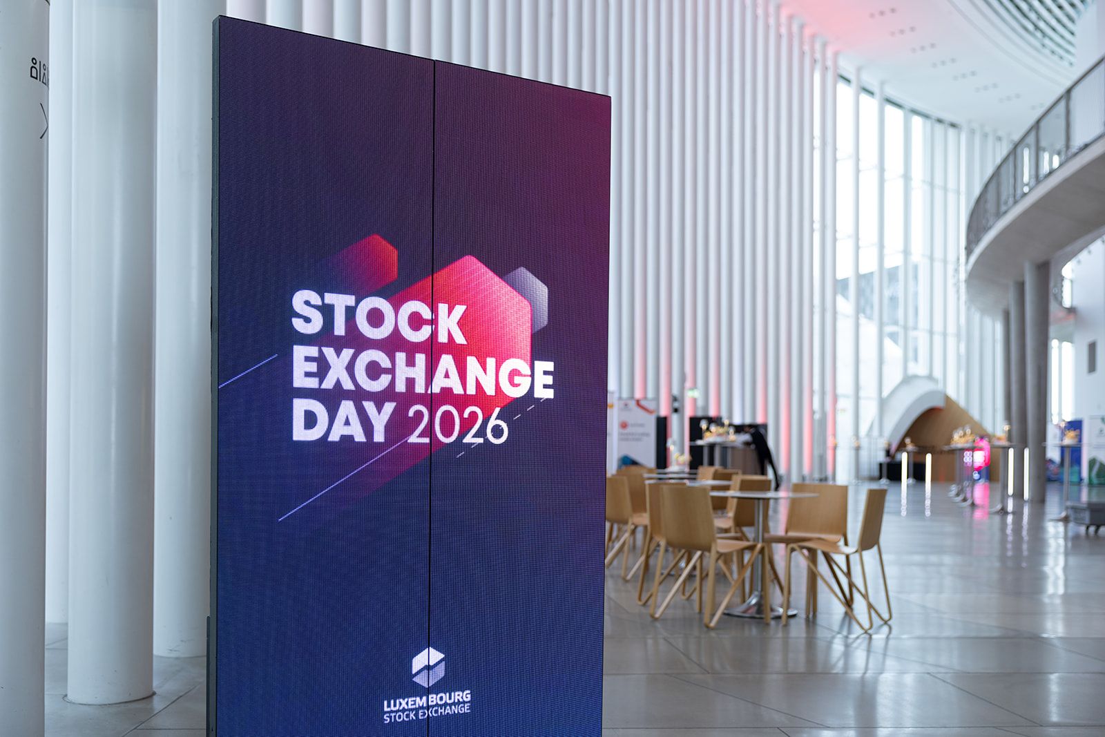 An inside view of the global exchange network