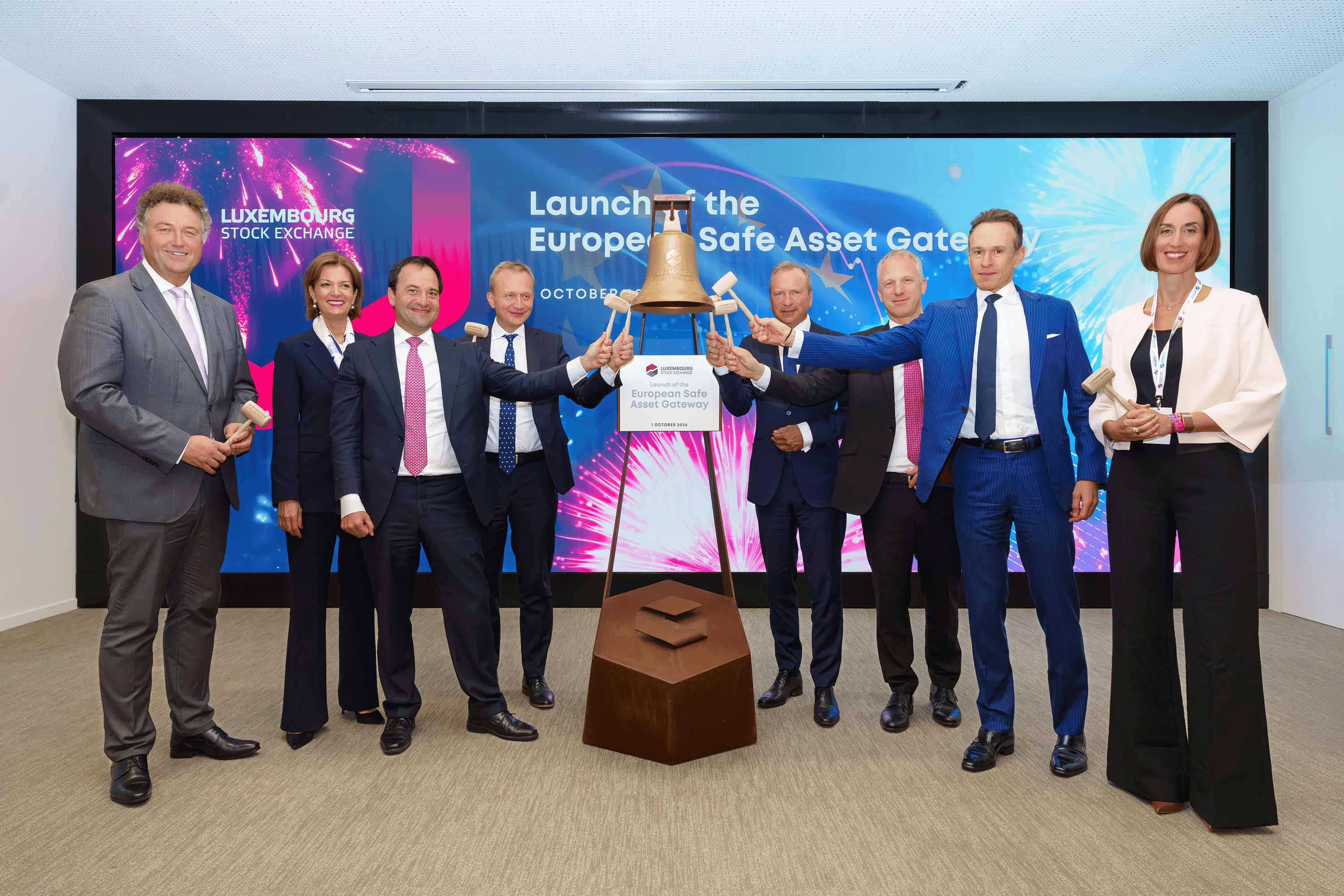 Picture of the Ring the Bell for the launch of ESAG