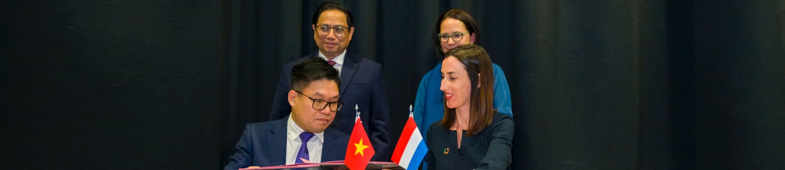 MoU on sustainable finance signed in the presence of Prime Minister of Vietnam Pham Minh Chinh and Luxembourg Minister of Finance Yuriko Backes