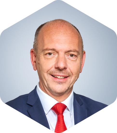 Portrait photo of Carlo Oly