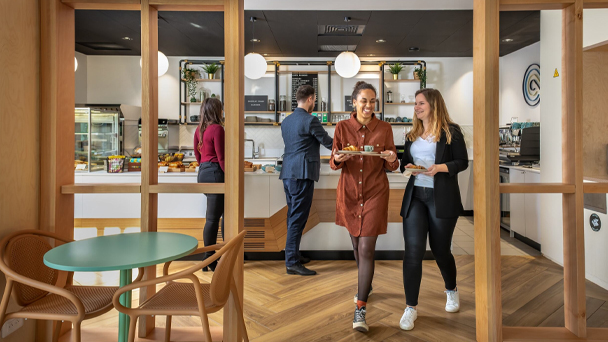 People shopping in a cafe