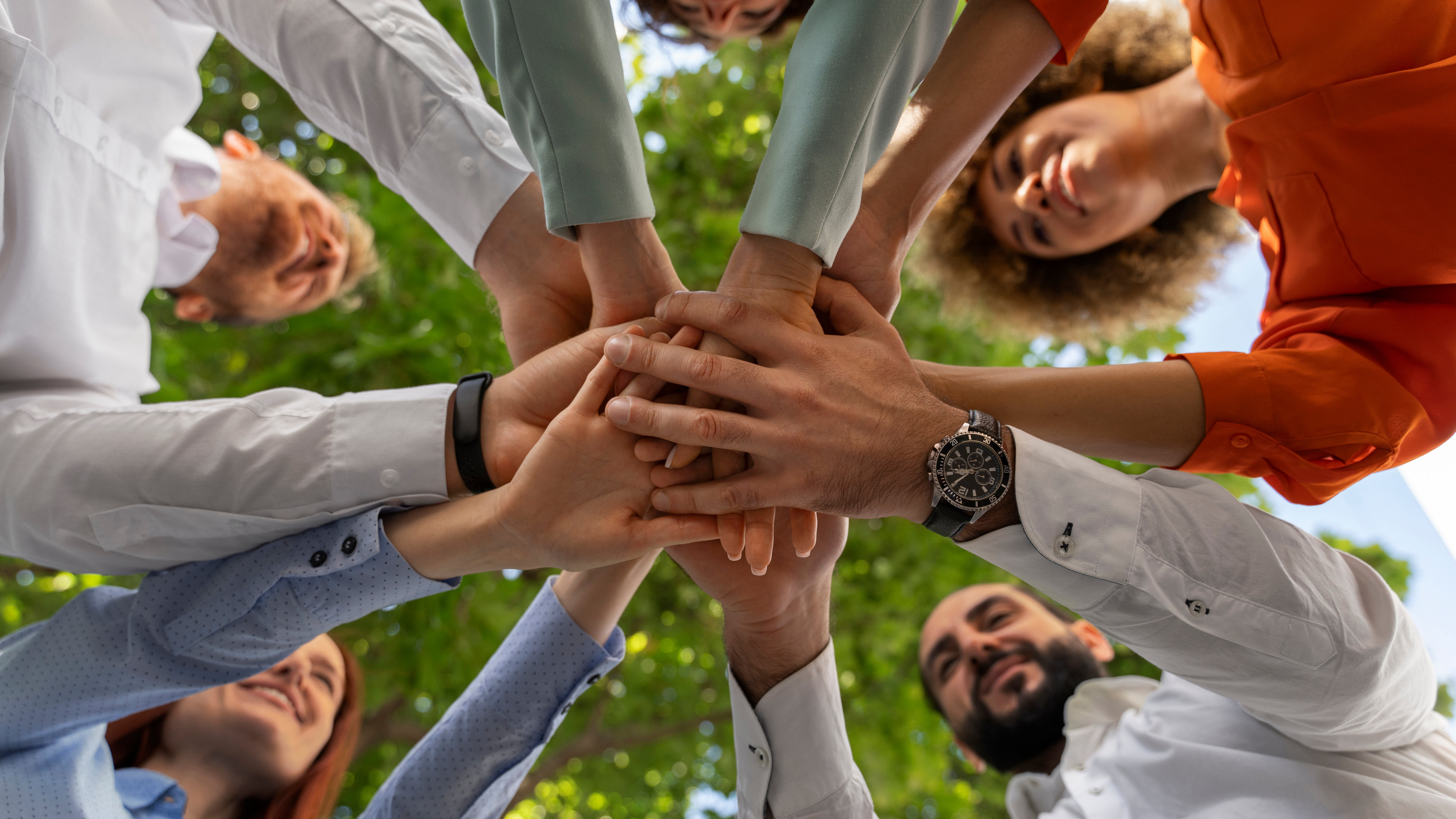 labor-union-members-working-together