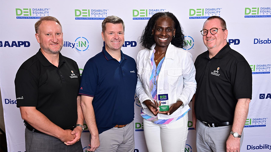 sodexo-employees-accept-award