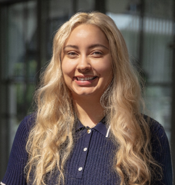 Emily - Internal Blog Photo Sizing