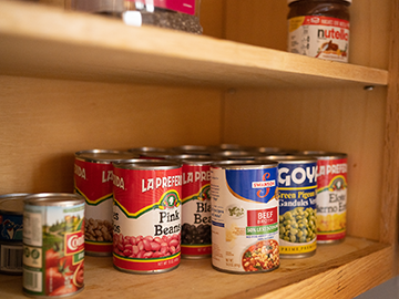 college-food-pantry