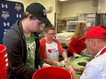 shenandoah-student-volunteering-stop-hunger