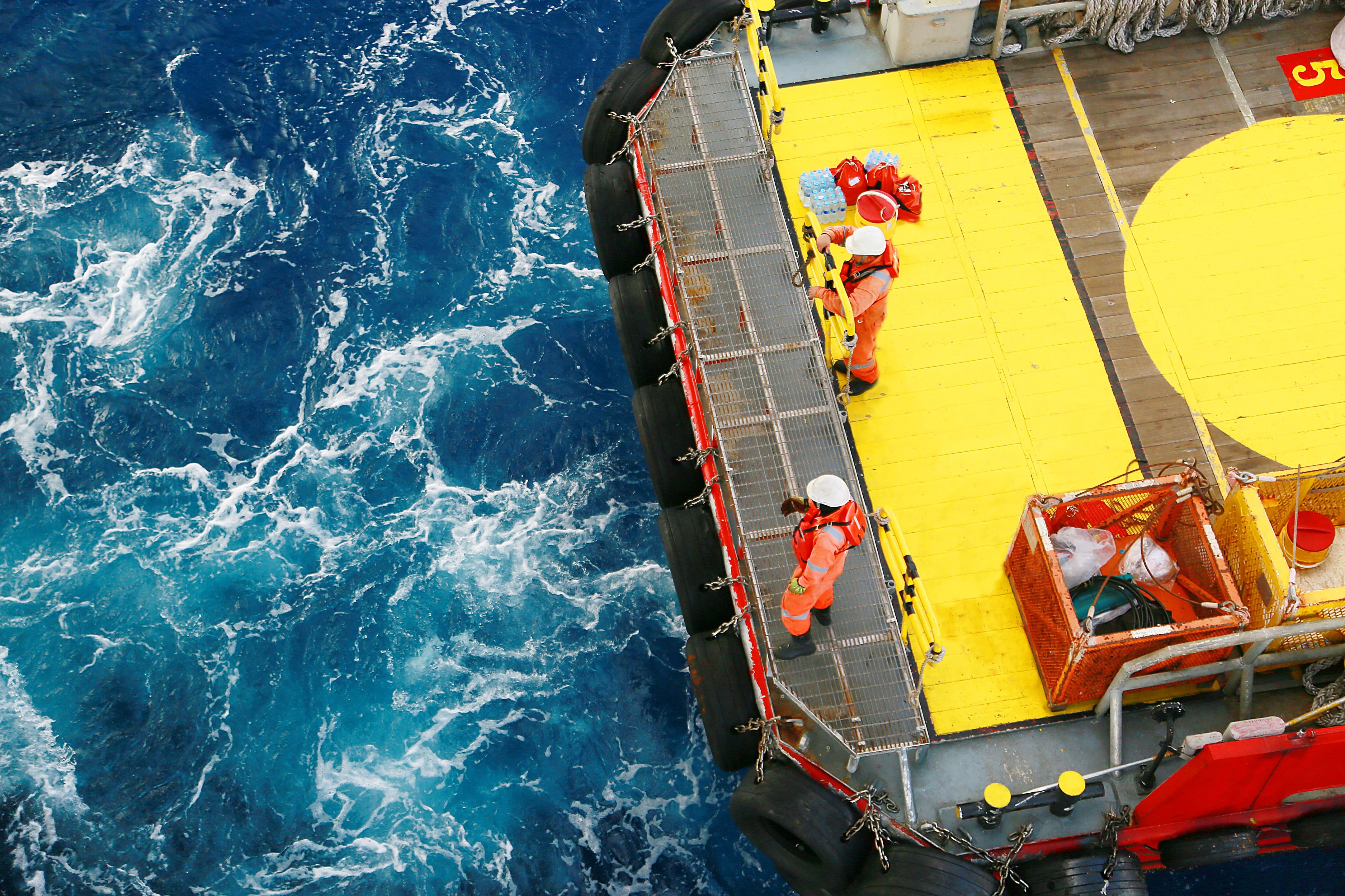 ENERGY&RESOURCES-2025-GLOBAL-AdobeStock_174787988