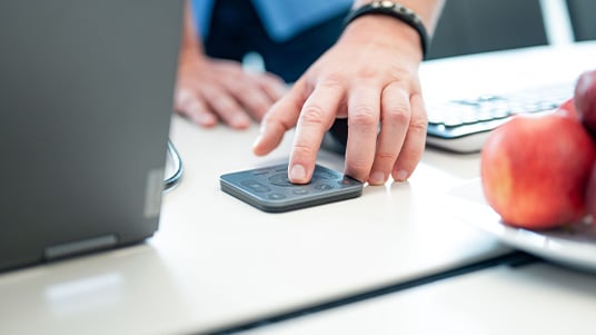 it-und-sicherheit-card-slide