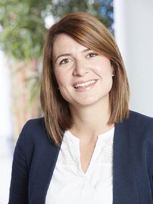 freundliches Portrait Sarah Holzmueller, CSR-Beauftragte