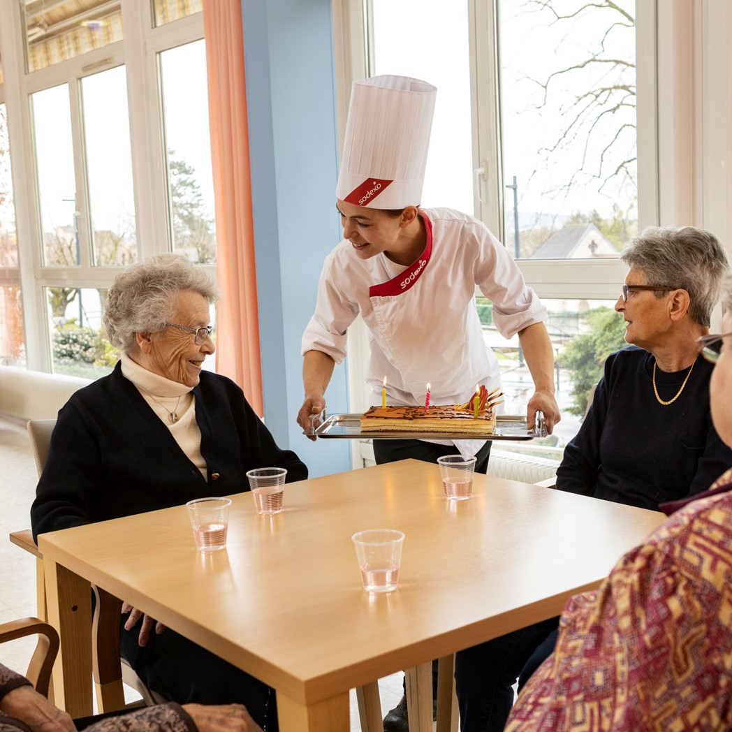 BannerCard_SeniorsHospitality_503x503