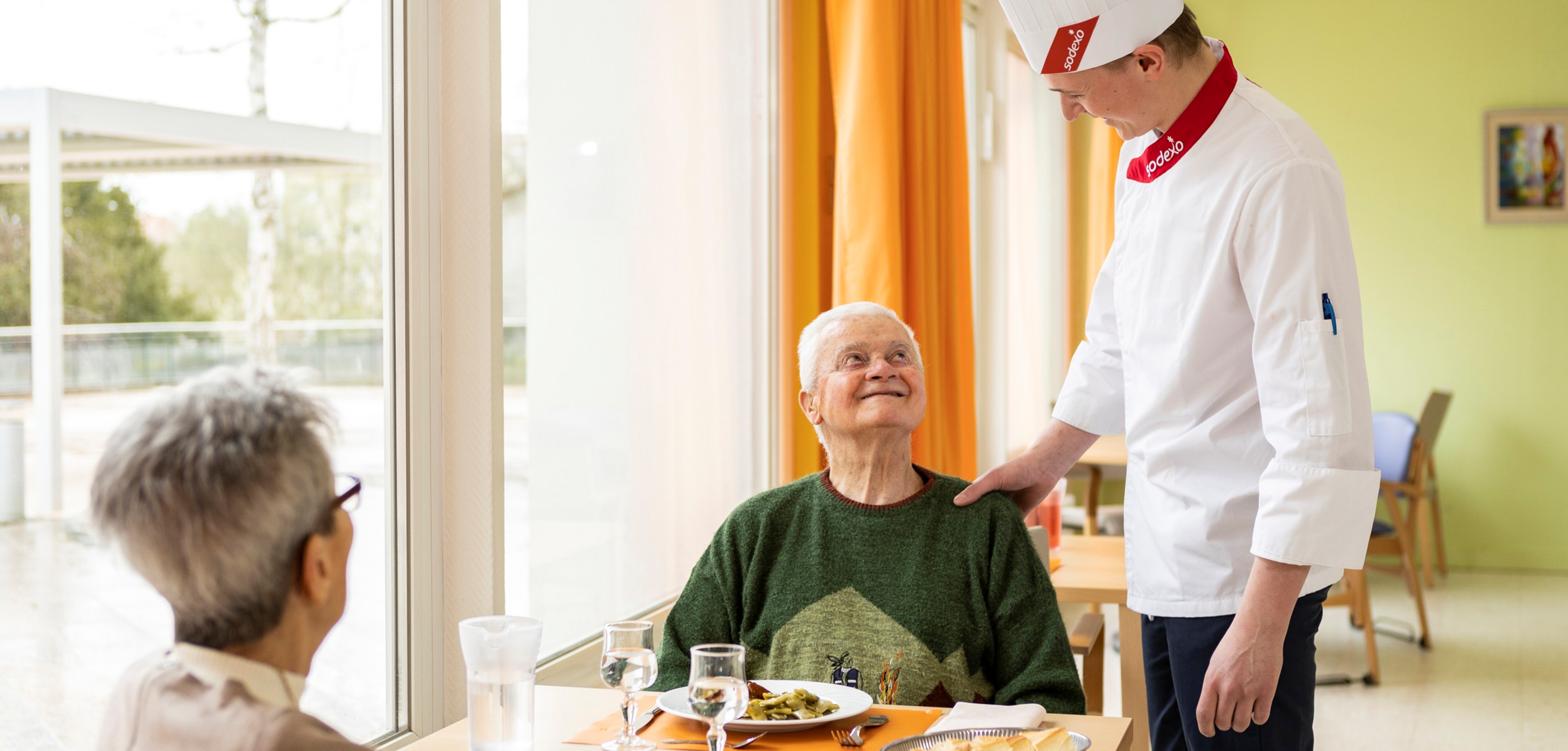 Hero Editorial_Seniors Services_1440 x 690