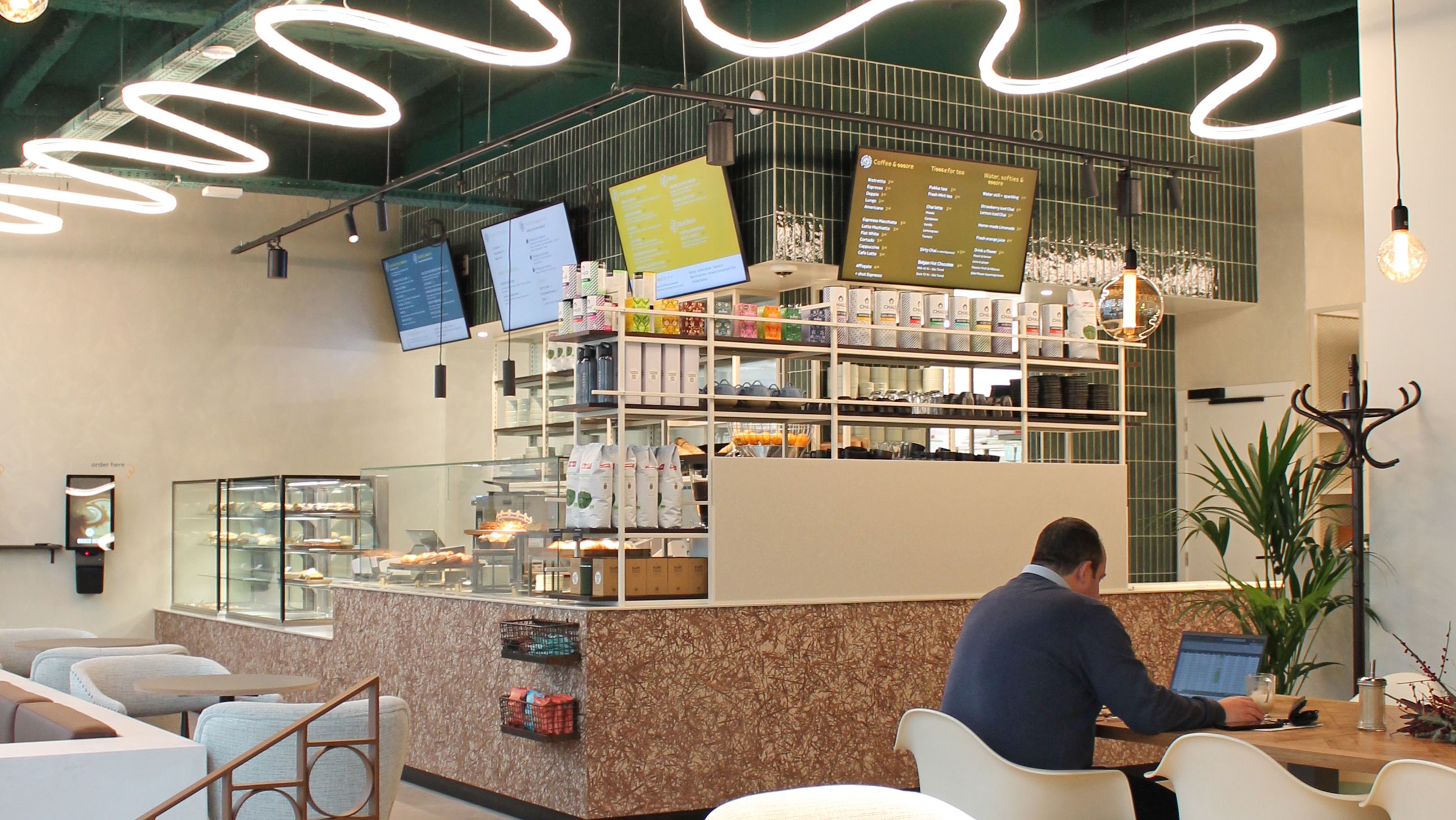 MediaCard_CremaandMore_1240x698