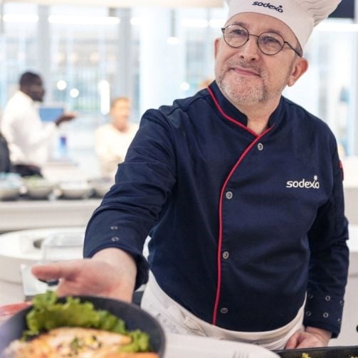 Sodexo Koch welcher unsere Gäste in der Unternehmensgastronomie für Unternehmen bedient
