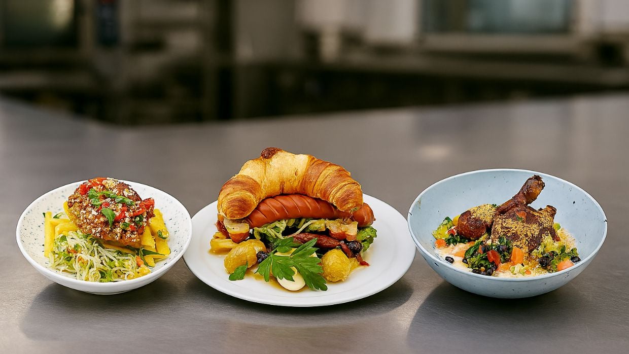 Fusion-Küche WM-Aktion: Drei Beispielgerichte Tonkatsu trifft Schnitzel, Karibisches Hähnchen mit Kokosreis und Bohnensalsa und Croissant Dog mit Salat Niçoise