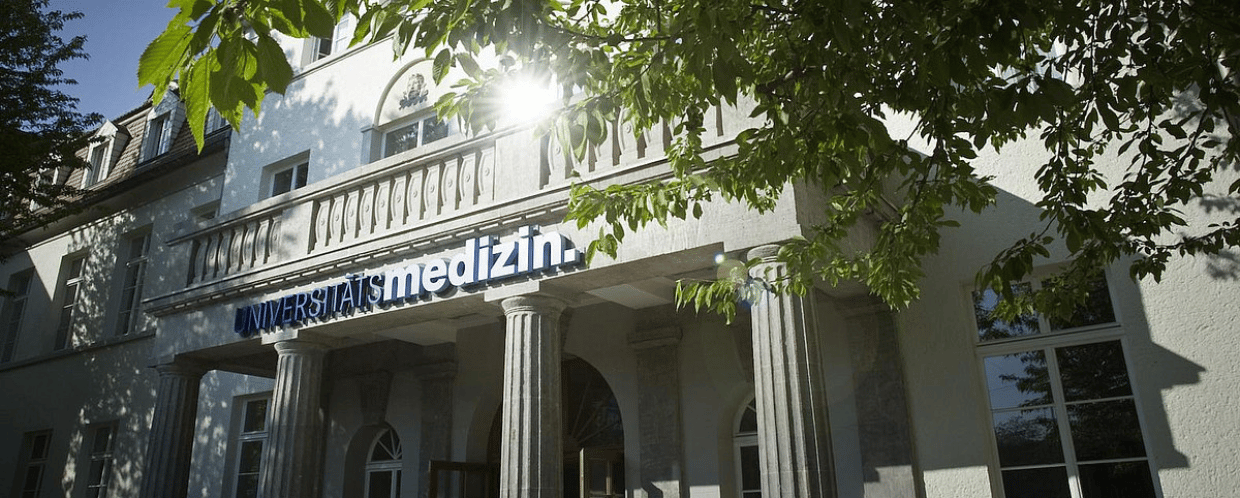 Der Haupteingang der Universitätsmedizin Mainz. Bildquelle: Universitätsmedizin Mainz / Markus Schmidt 