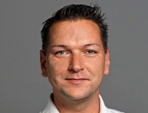 Portrait von Torben Genzen, Sodexo Betriebsleiter beim Drägerwerk in Lübeck