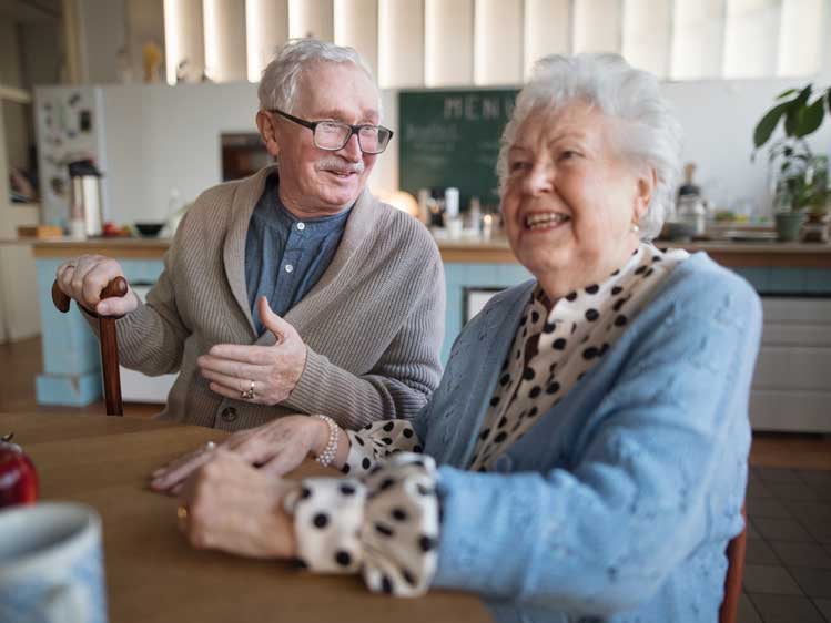 hyvinvointialueet-hoiva-seniorit-749x562HeroBanner