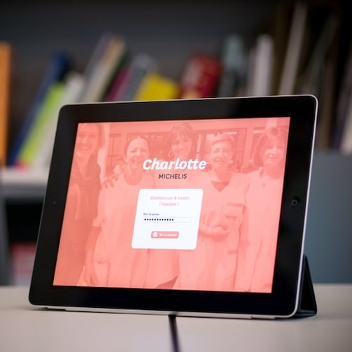 sodexo-restauration-scolaire-tablette-charlotte