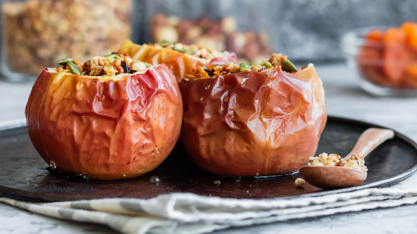 5-recipe-3-apple-hazelnut-honey-spice-bake-608x342
