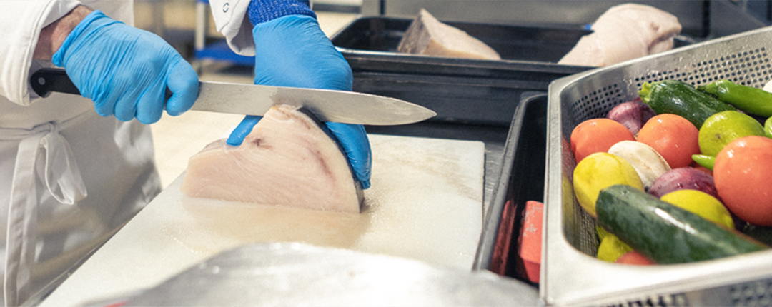 career-blog-22-03-23-chef-chopping-1080x430