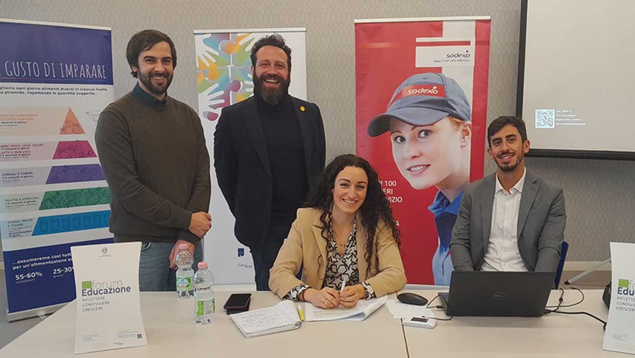 Forum Educazione del Comune di Lignano Sabbiadoro in collaborazione con Sodexo Italia creano l'appuntamento sulle corrette abitudini alimentari per studenti e giovani atleti