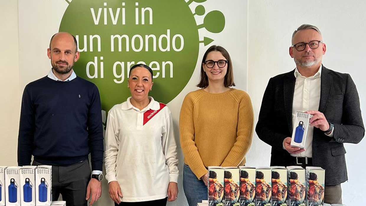 Giornata Mondiale dell’Acqua, distribuite 600 borracce metalliche ai bambini delle primarie di Nerviano