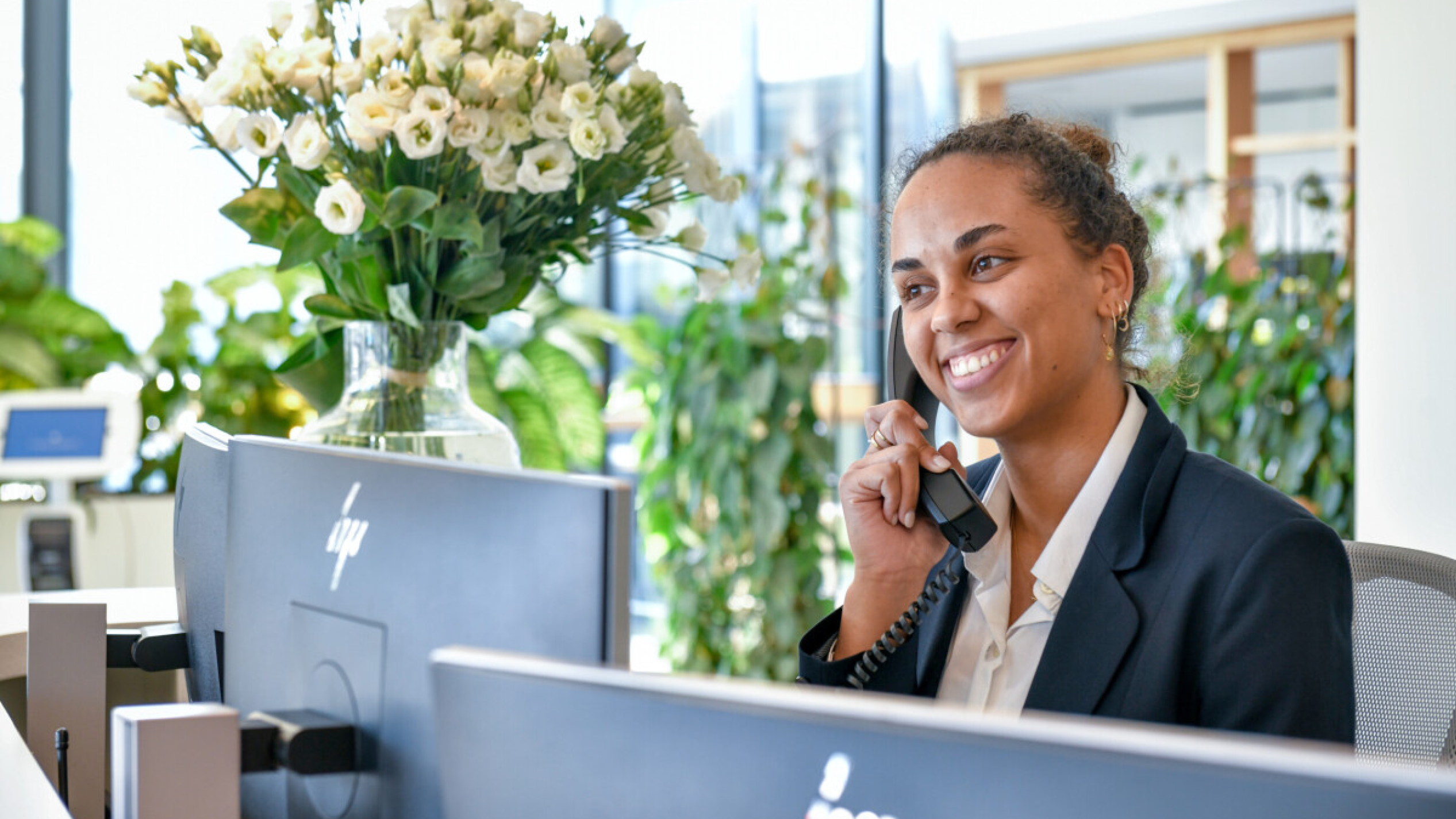 Reception contact