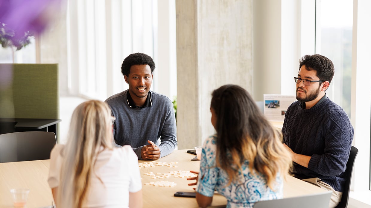 Amaze - Sodexo - team meeting