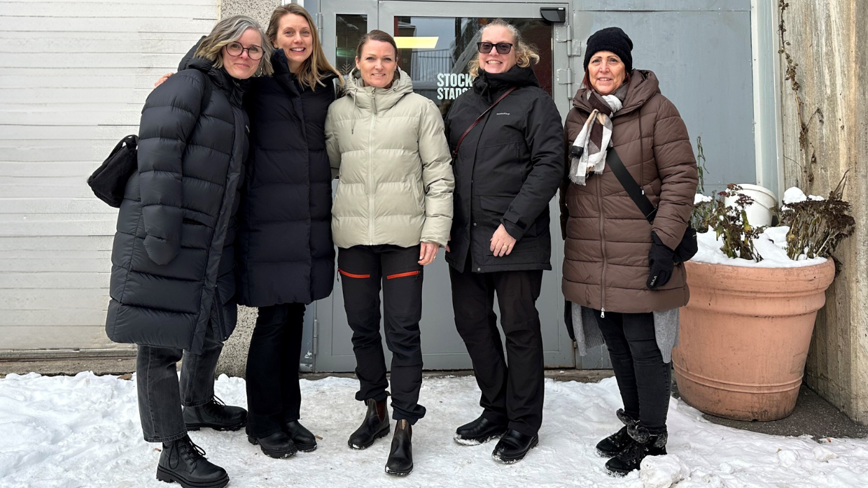 Gruppbild tagen på Food Services-teamet på Sodexo under deras volontärdag på Mötesplats Vårberg
