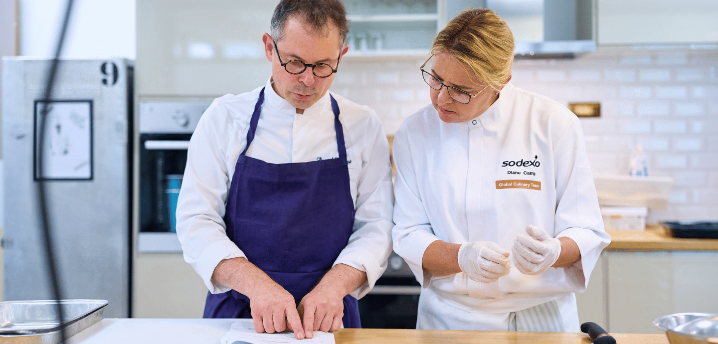 Stjärnkocken Pascal Barbot håller en exklusiv masterclass för ett urval av Sodexokockar