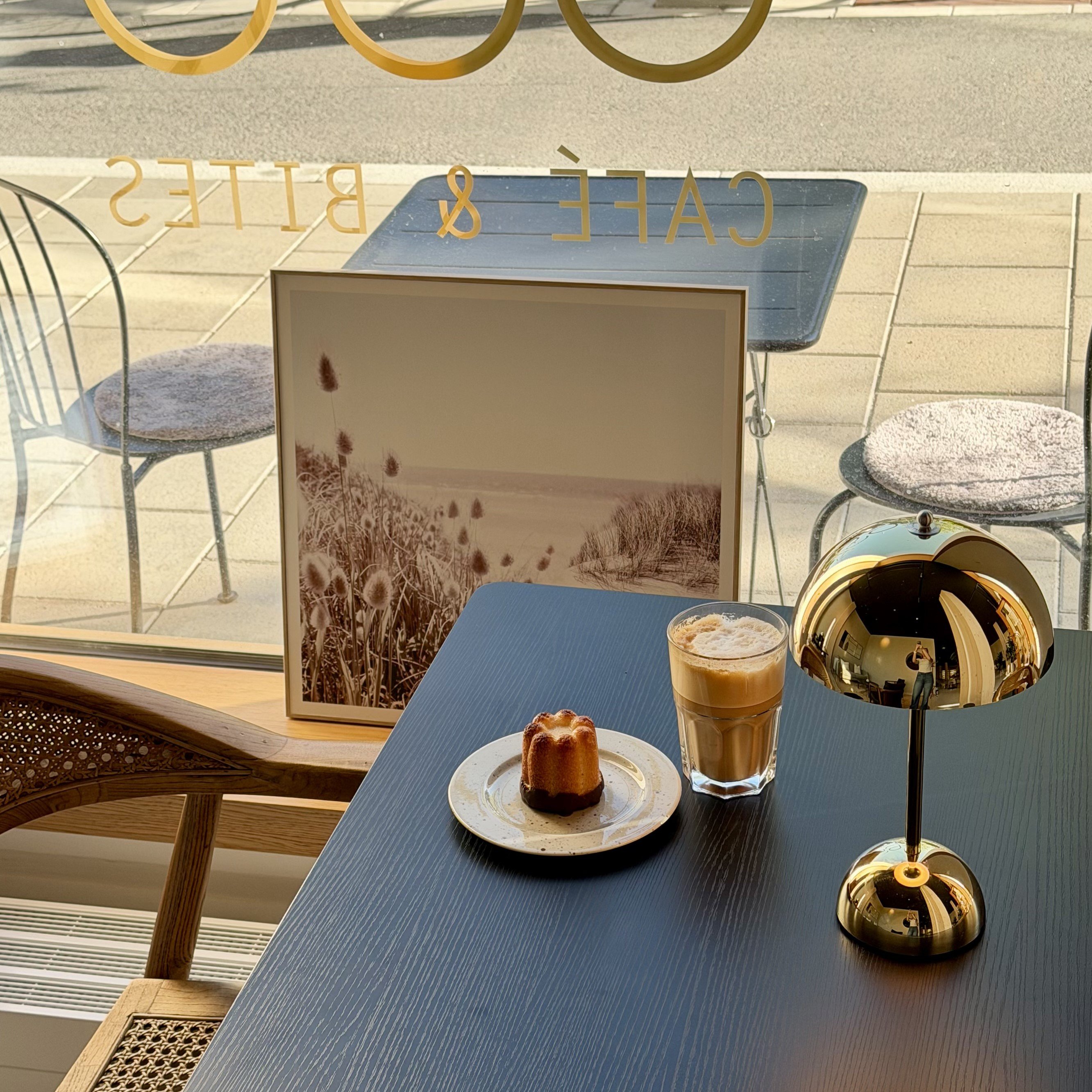 Bakelse och kaffe på Greenhouse Sthlm