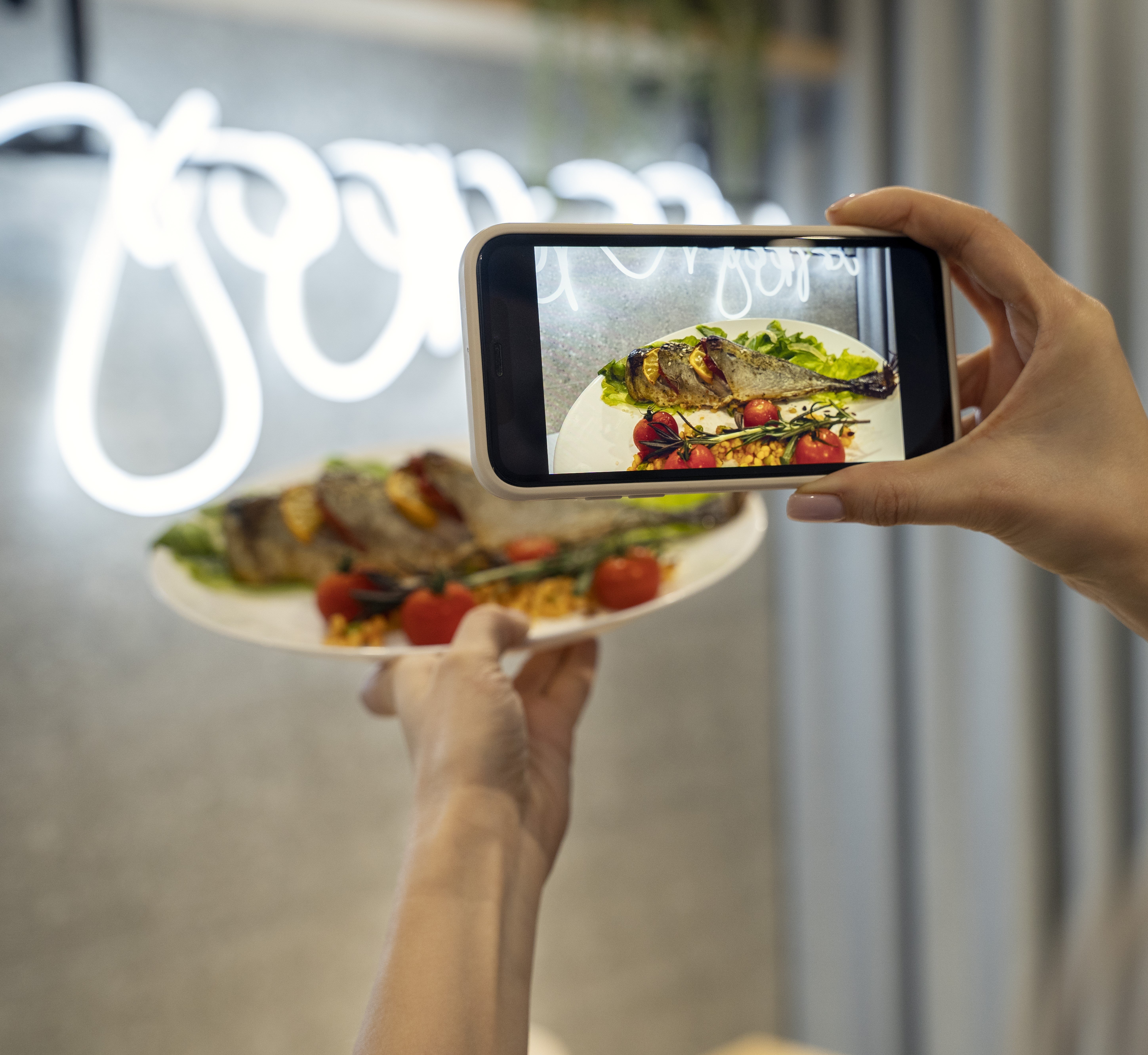 close-up-food-lover-eating