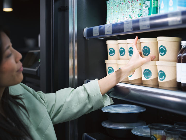 modern-recipe-smart-fridge