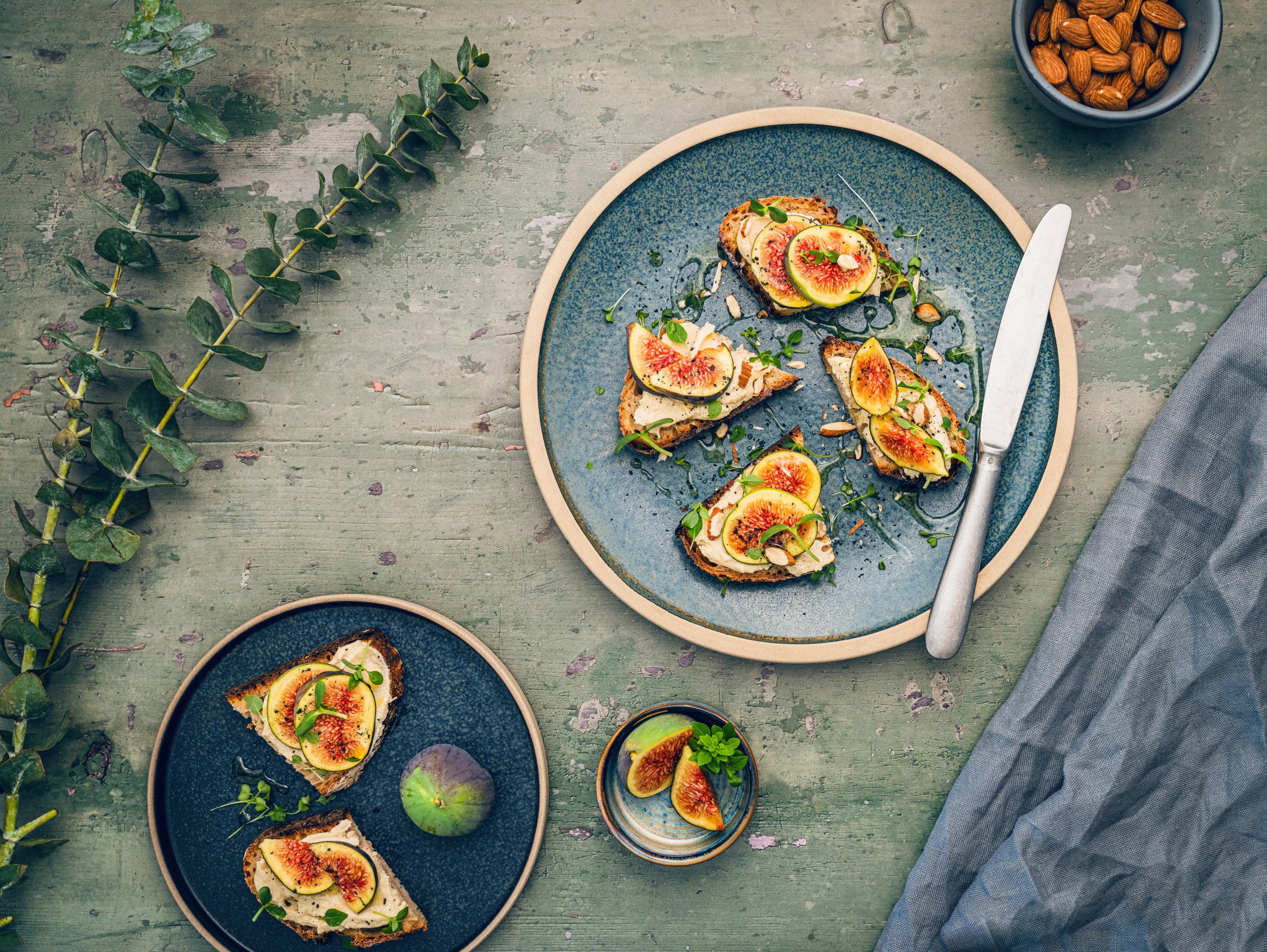 print_m_Sliced Fig, Herbed Hummus and Walnut Toast