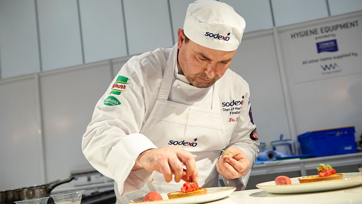 male-chef-key-figures_1240x698