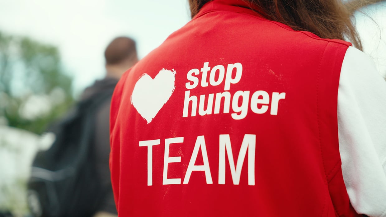 Stop Hunger - volunteer_1240x698