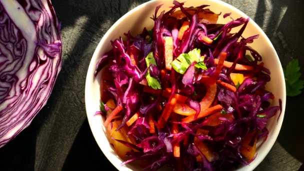 4-recipe-2-roast-beetroot-carrot-cabbage-salad-608x342