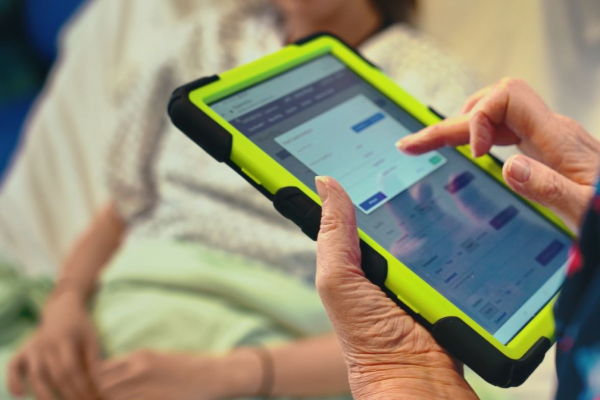 Gathering patient feedback about food using the Experiencia platform